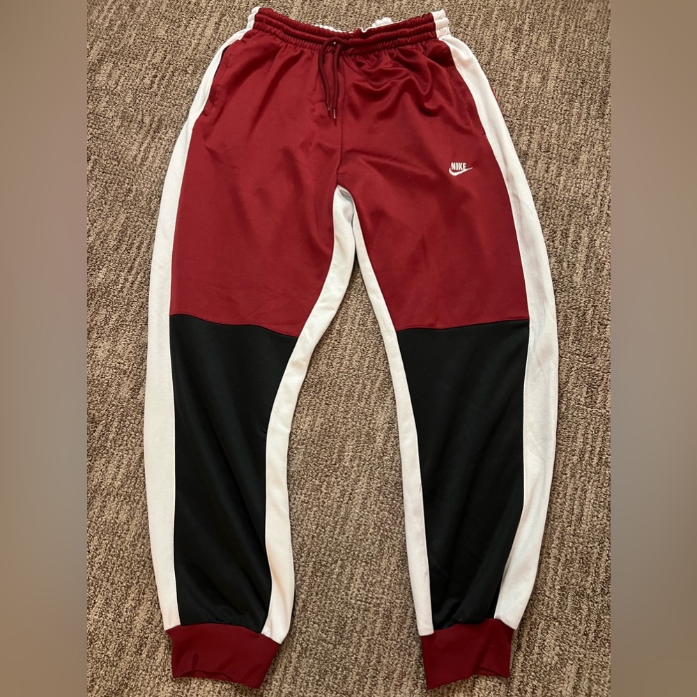Men’s Maroon, black, and white sweatpants, XL